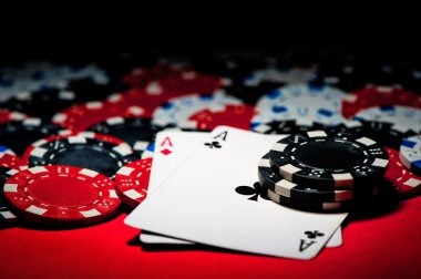 Antarmuka pemilihan kategori androeed menampilkan ikon untuk olahraga, live-dealer, slot, dan esports